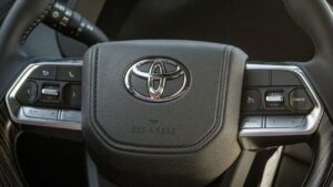 Toyota Land Cruiser 300 VXR (2025) – Brand New