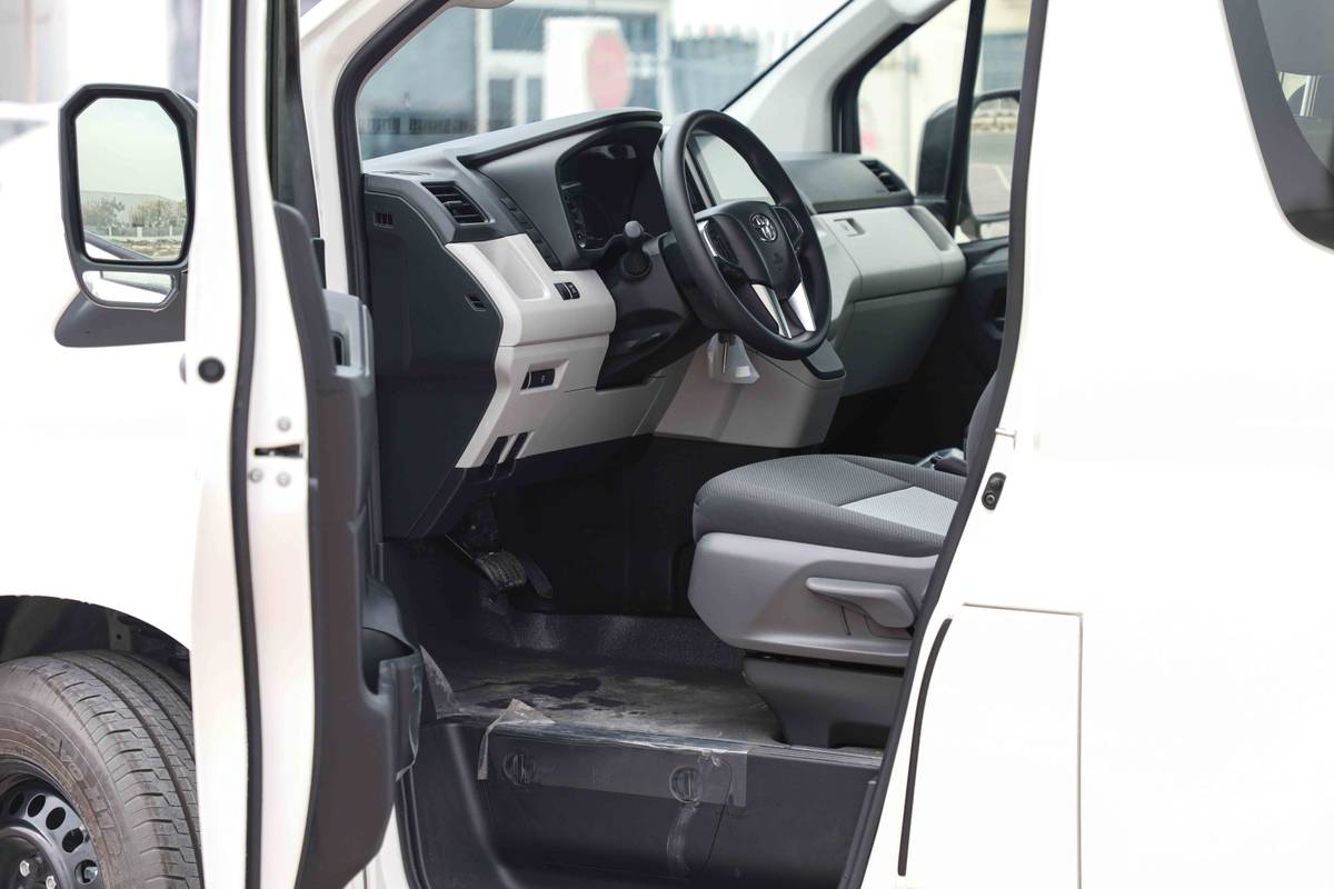 2025 Toyota HIACE COMMUTER